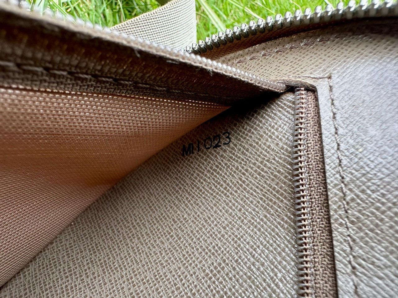 Louis Vuitton Authentic Louis Vuitton Damier Geant Mage Bum/Belt Bag Size ONE SIZE - 10 Thumbnail