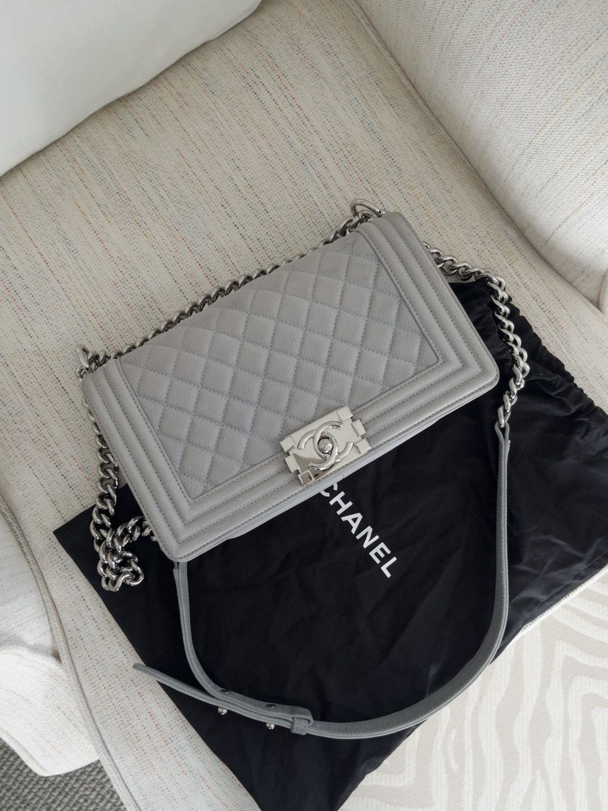 Chanel Medium Boy Chanel Shoulder Bag Size ONE SIZE - 7 Thumbnail