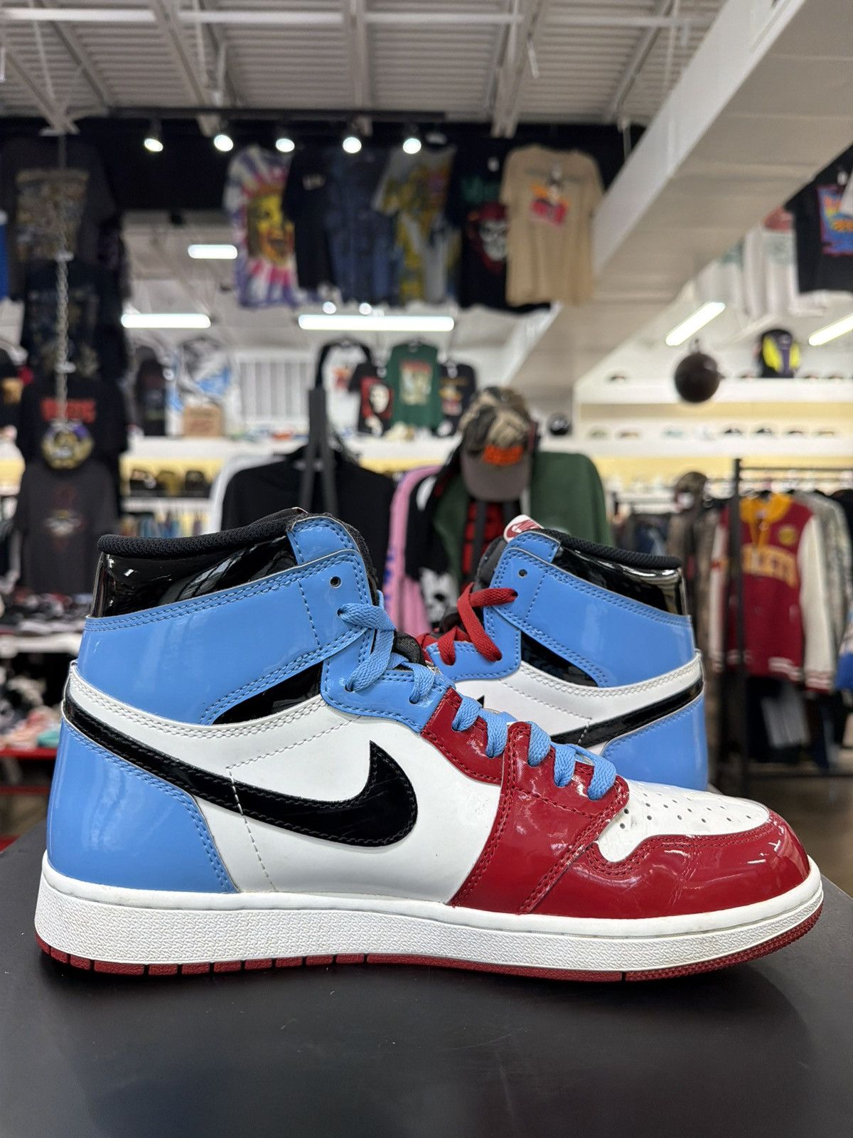 Jordan Brand Jordan 1 Fearless UNC Chicago Size 11 (2019) Size US 11 / EU 44 - 3 Thumbnail