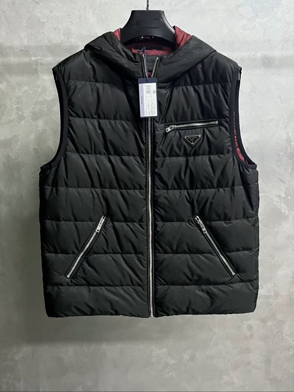Prada Prada Enamel Logo Puffer Vest Size L Size US L / EU 52-54 / 3 - 1 Thumbnail