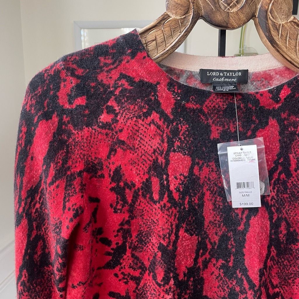 Lord & Taylor NWT Lord & Taylor 100% 2-Ply Cashmere Red Black Snakeskin Cr Size M / US 6-8 / IT 42-44 - 2 Thumbnail