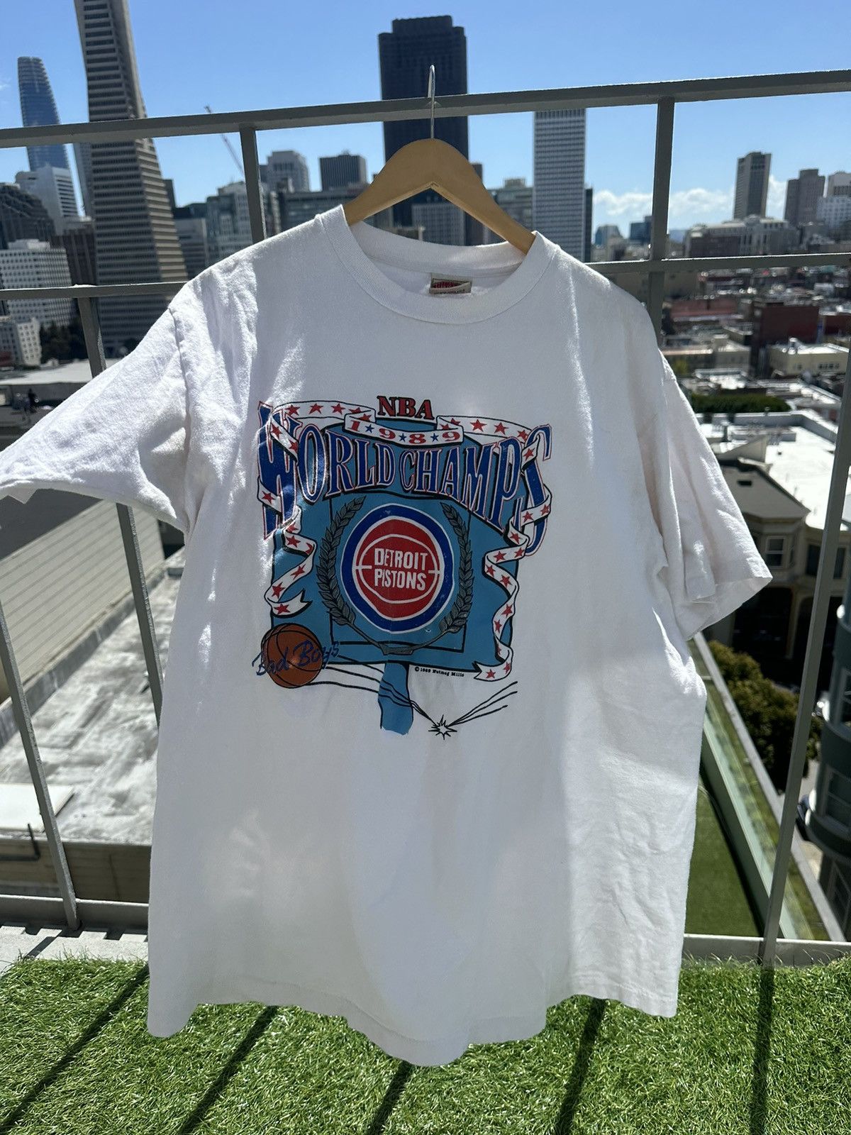 Nutmeg × Vintage Vintage 1989 Pistons Bad Boys T Shirt Size US XL / EU 56 / 4 - 1 Thumbnail