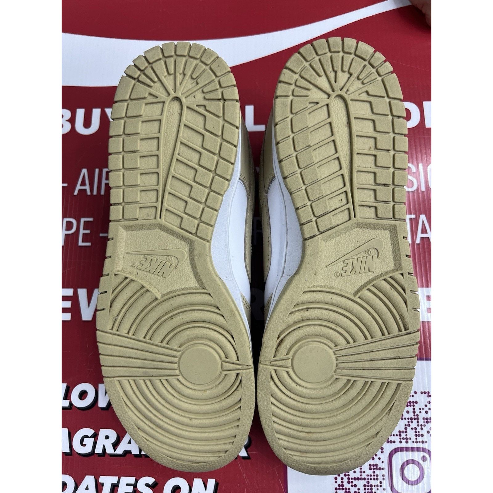 Nike Dunk Low Team Gold Size 11 (DV0833-100) Size US 11 / EU 44 - 5 Thumbnail