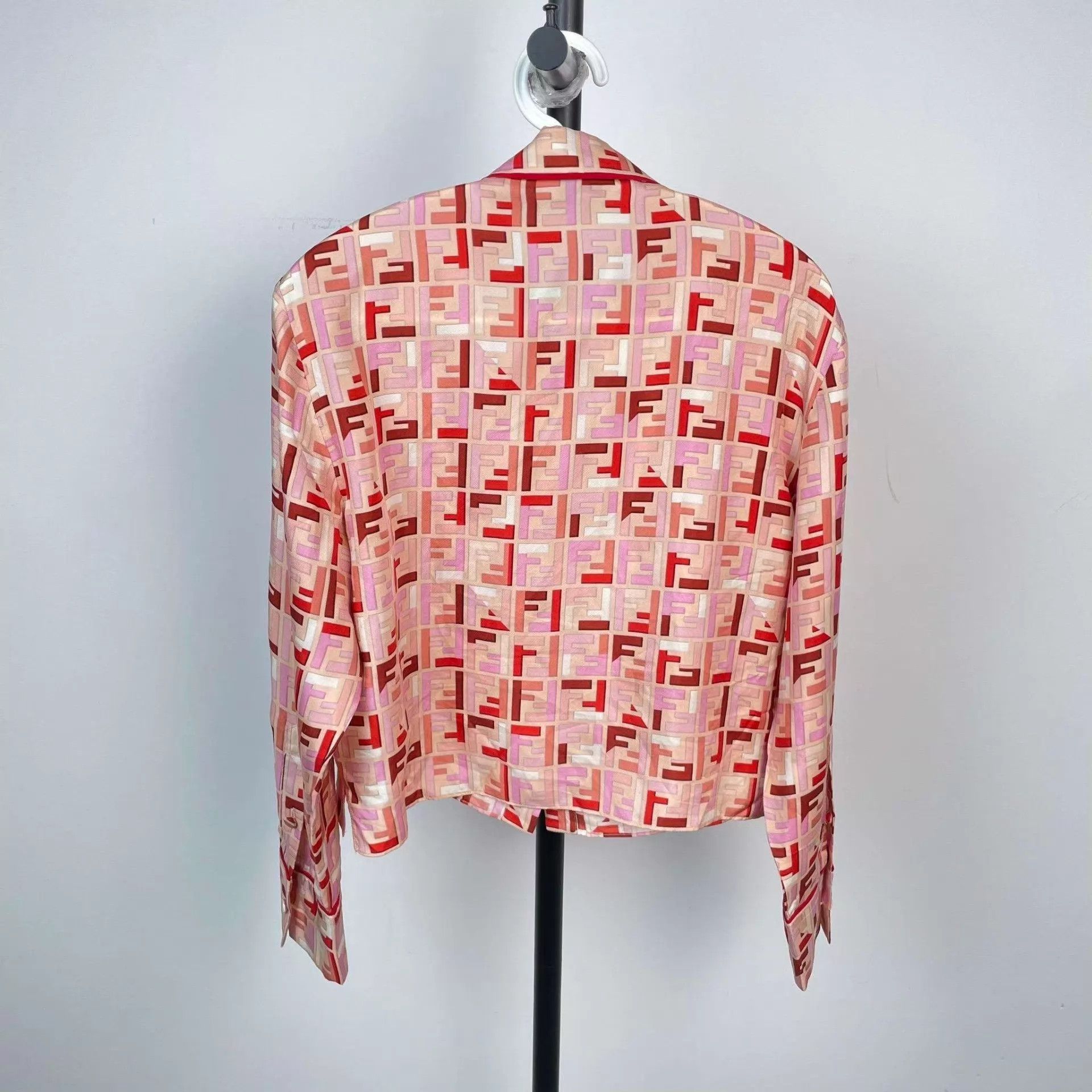 Fendi FENDI Pink Button-Down Shirt 36 Size XS / US 0-2 / IT 36-38 - 2 Thumbnail