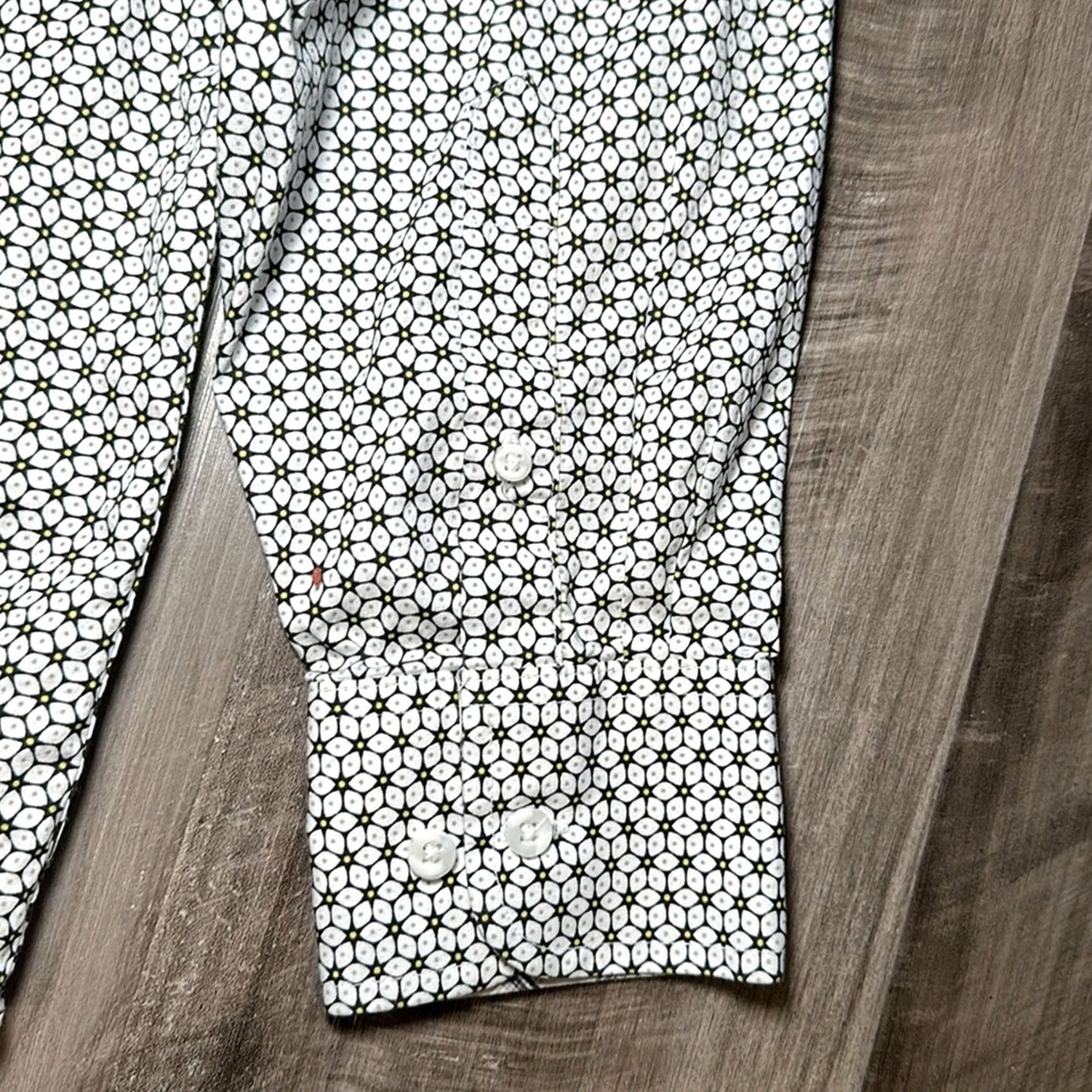 Wrangler VINTAGE Wrangler George Strait Geo Floral Western Long Sleeve Button Down Large Mens White Cotton Spandex 98/2 Size US L / EU 52-54 / 3 - 4 Thumbnail