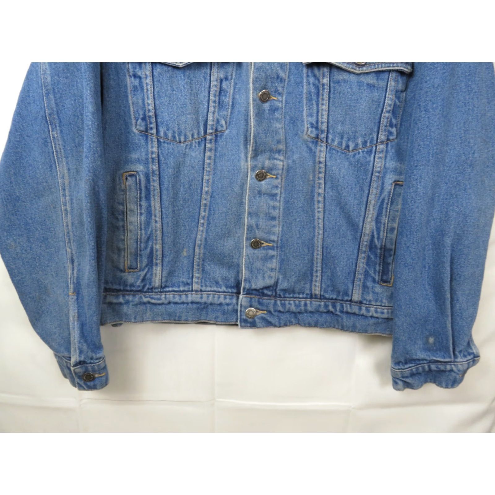 Wrangler VINTAGE Wrangler Hero Distressed Denim Jean Jacket Blue Large Regular Mens Jacket Size US 33 - 2 Thumbnail