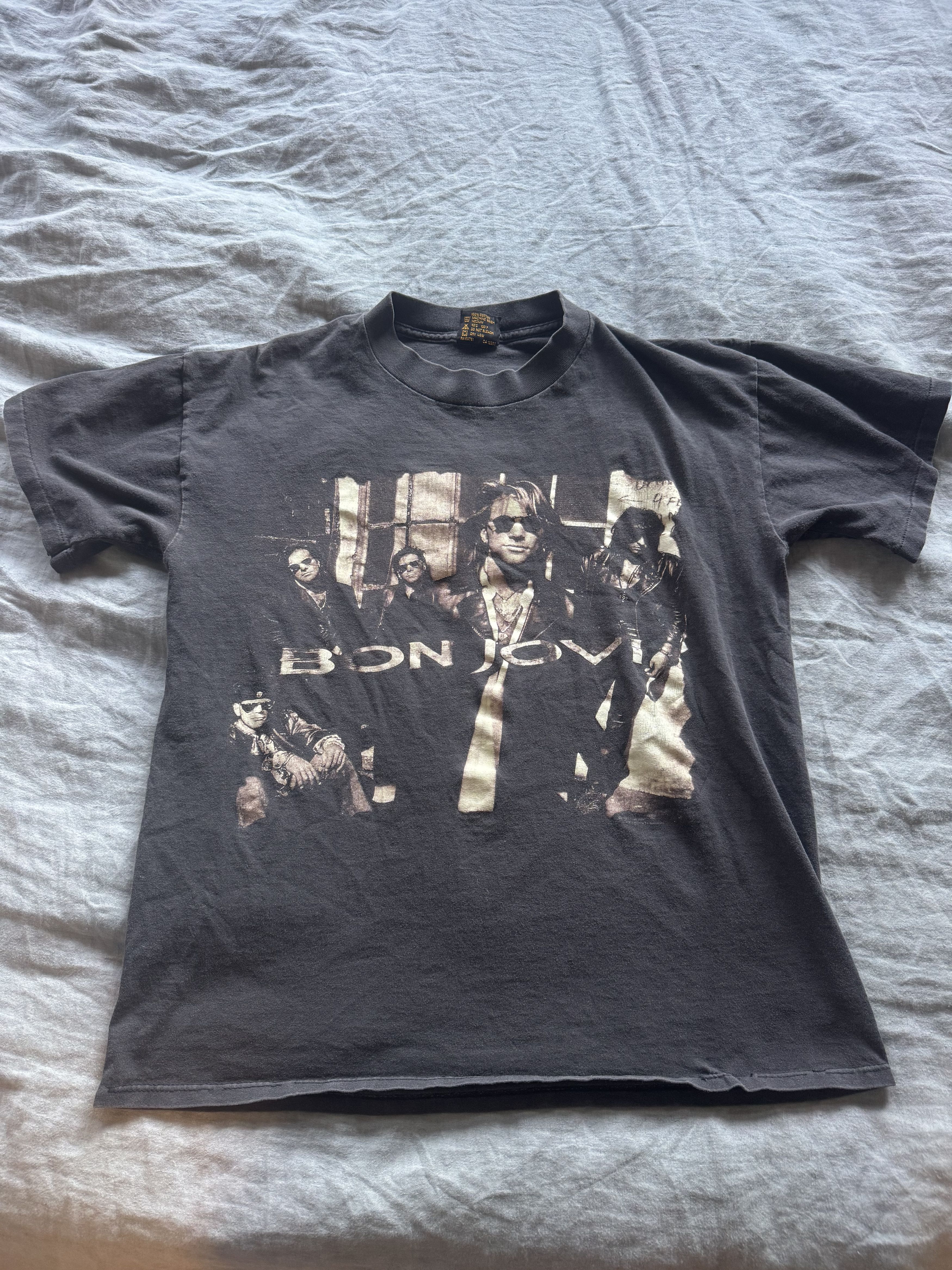 Brockum Vintage Bon Jovi "Keep The Faith" shirt 1992 Size US L / EU 52-54 / 3 - 1 Thumbnail