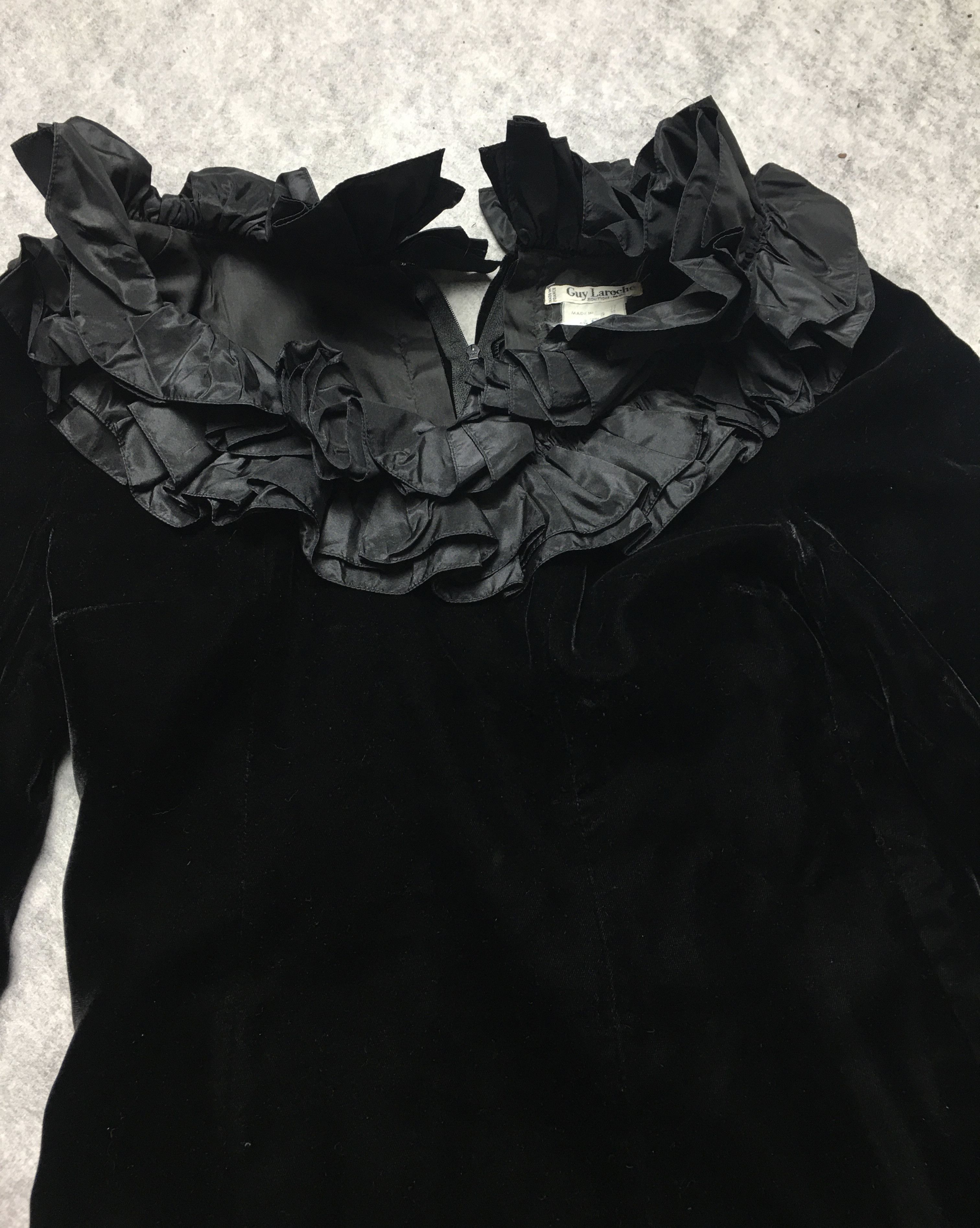Guy Laroche Vintage Guy Laroche Black Velvet Ruffle Collar Dress 1980s Size S / US 4 / IT 40 - 6 Thumbnail