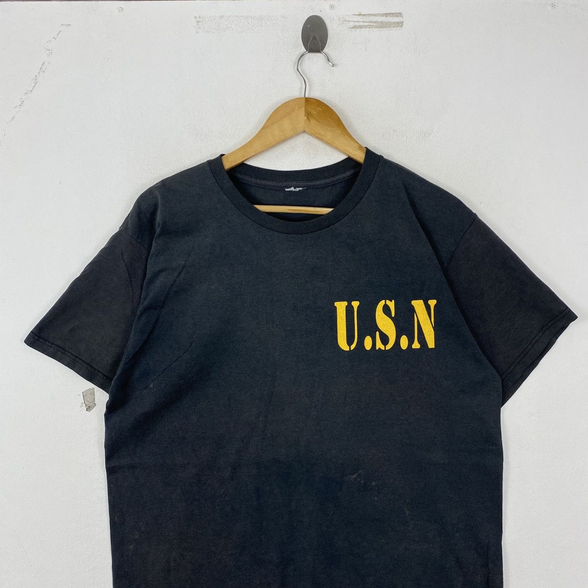 Vintage Vintage US Navy USN Graphic Tee Single Stitch M Size US M / EU 48-50 / 2 - 3 Thumbnail