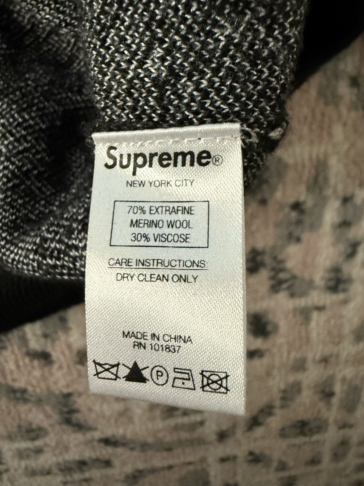 Supreme Supreme Newsprint black Sweater Size L Newspaper merino wool Size US L / EU 52-54 / 3 - 5 Thumbnail