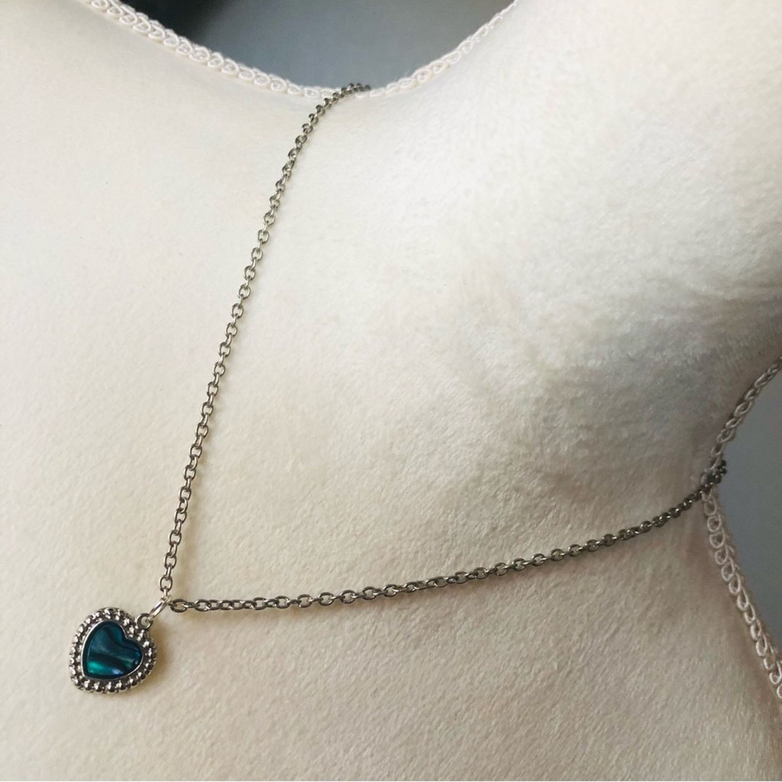 Jewelry Abalone heart pendant on chain necklace Size ONE SIZE - 1 Thumbnail