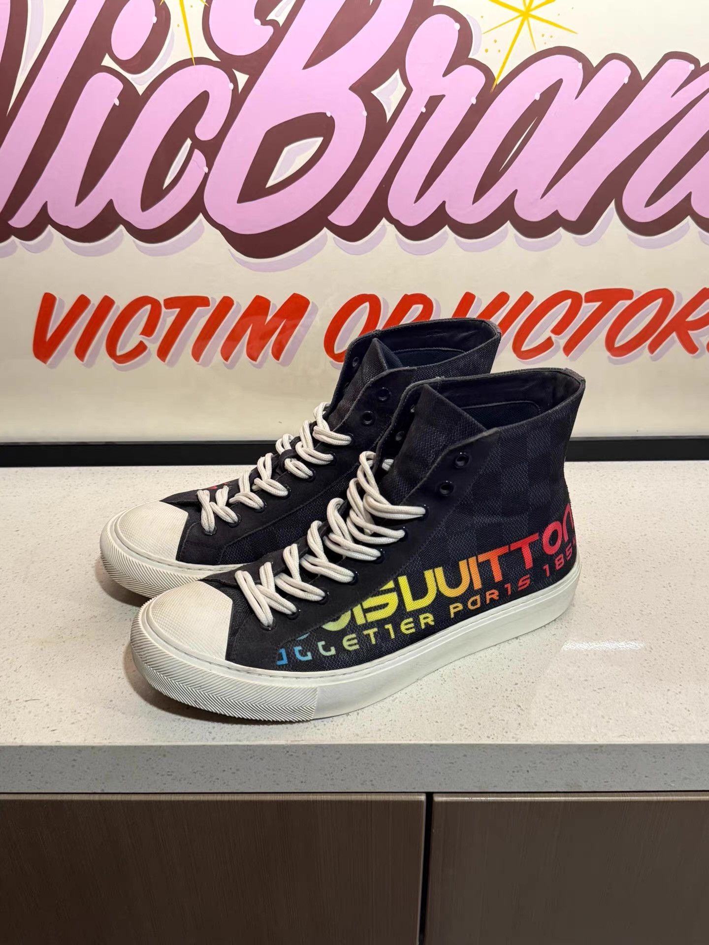 Louis Vuitton LOUIS VUITTON Damier high-top lace-up sneakers Ｑ20 Size US 7 / EU 40 - 1 Thumbnail
