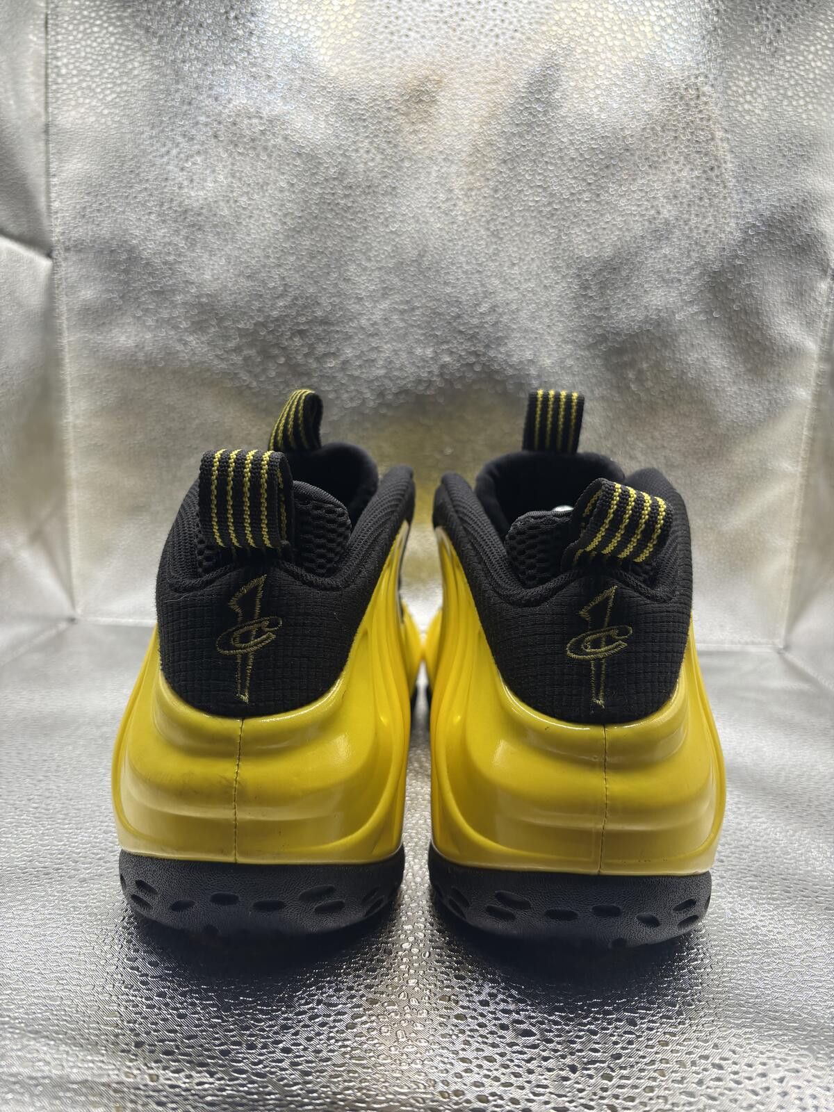Nike Nike air Foamposite one wu-tang optic yellow Size US 10 / EU 43 - 4 Thumbnail