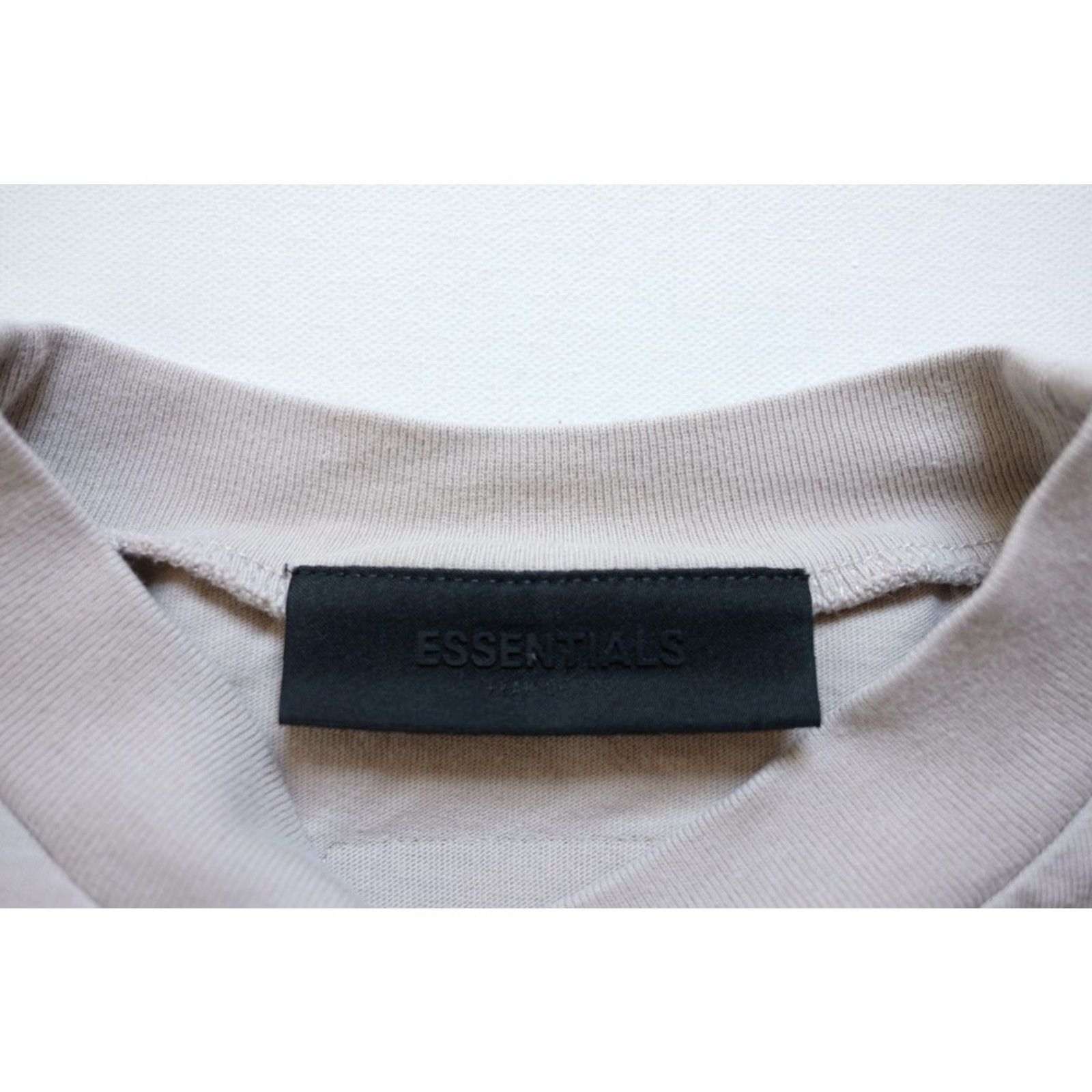 Fear of God FEAR OF GOD ESSENTIALS VTG Y2K DISTRESSED OATMEAL BAGGY T SHIRT PULL OVER SZ M Beige Crew Neck Short Sleeve Men 29" PIT TO PIT 29" LENGTH Size US M / EU 48-50 / 2 - 7 Thumbnail