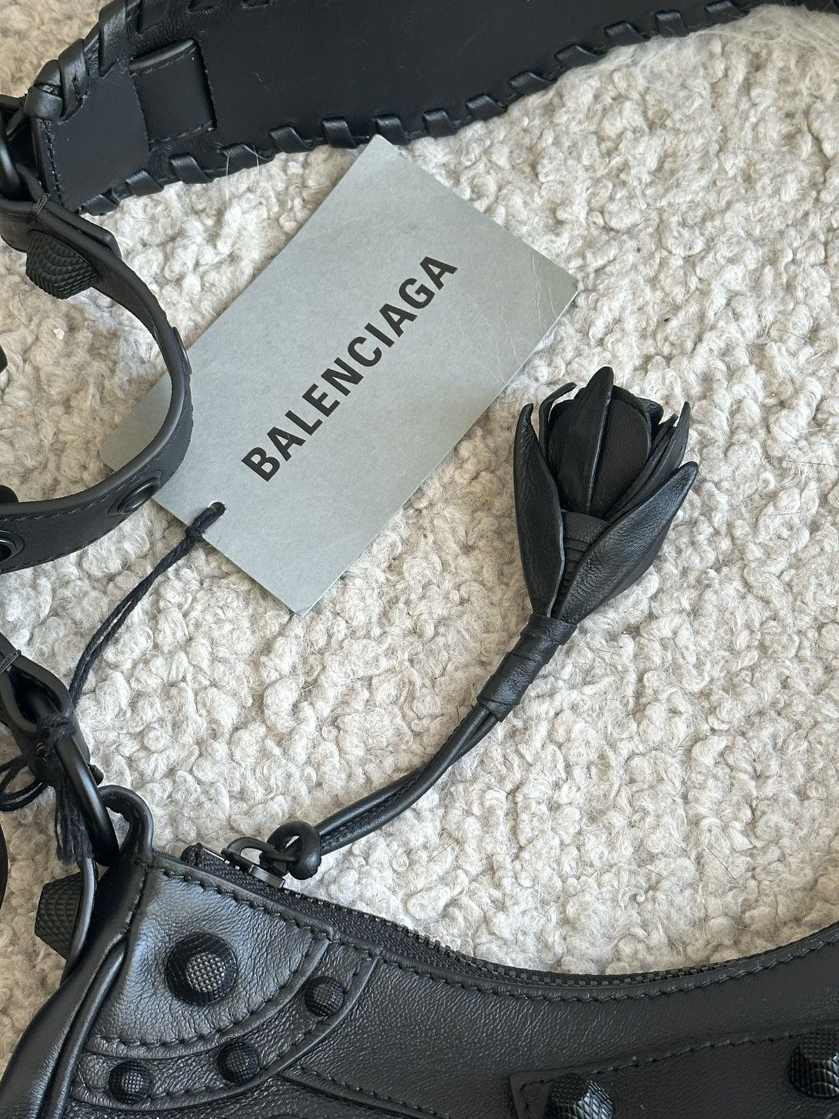 Balenciaga Balenciaga Le Cagole matte black with roses limited edition. Size ONE SIZE - 4 Thumbnail