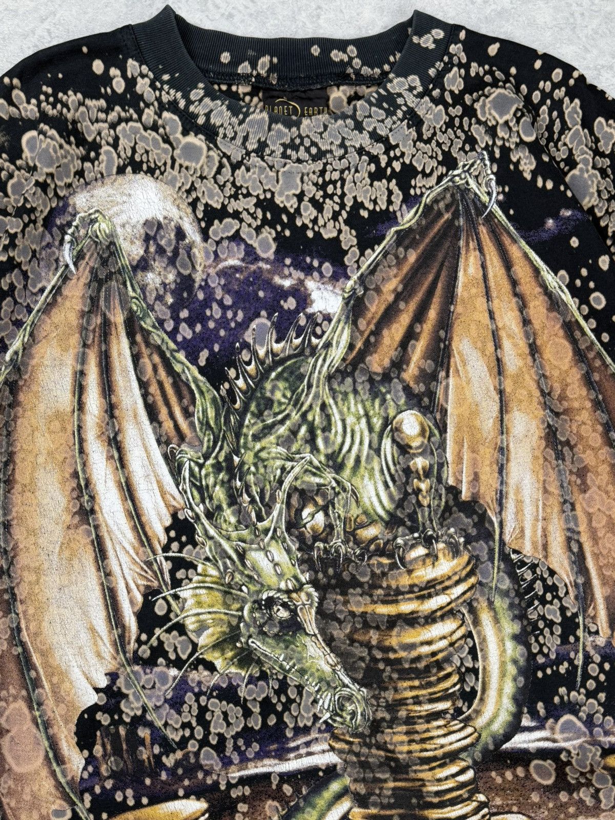 Vintage Vintage Planet Earth Dragon All Over Print T Shirt XL Size US XL / EU 56 / 4 - 4 Thumbnail