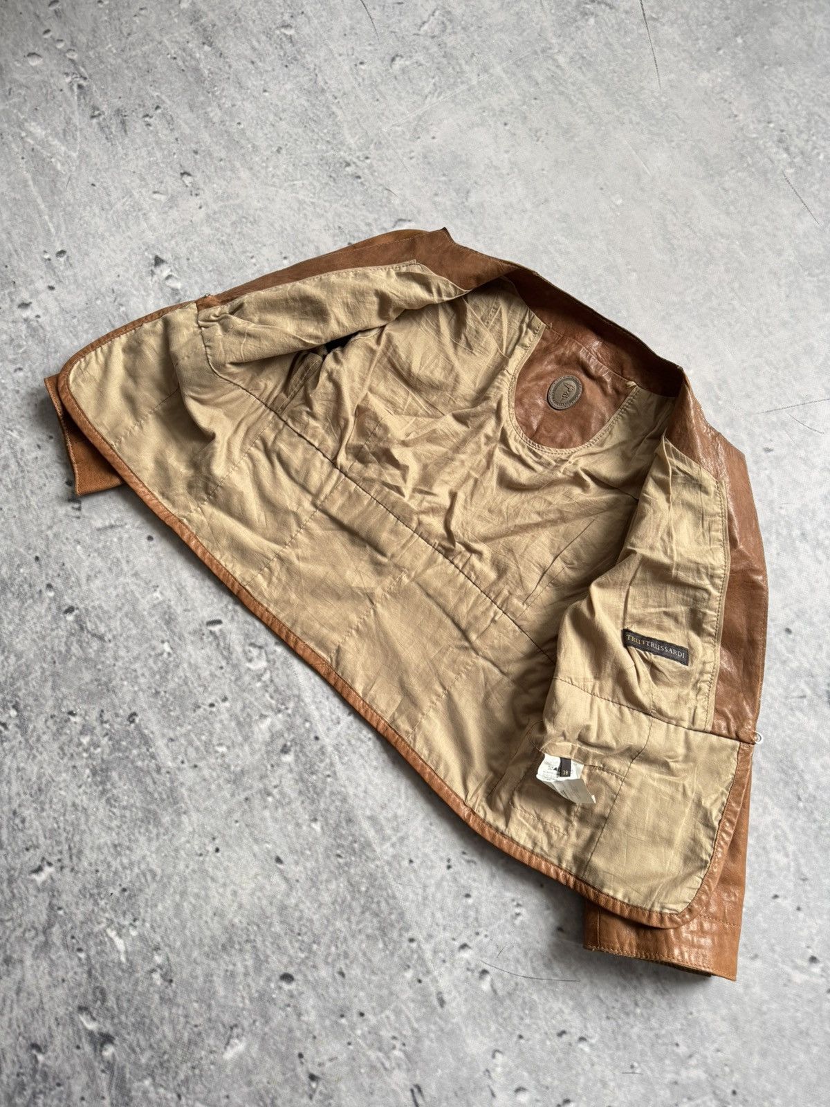 Trussardi Vintage Trussardi jacket 100% LEATHER blazer wmns Size XS / US 0-2 / IT 36-38 - 9 Thumbnail