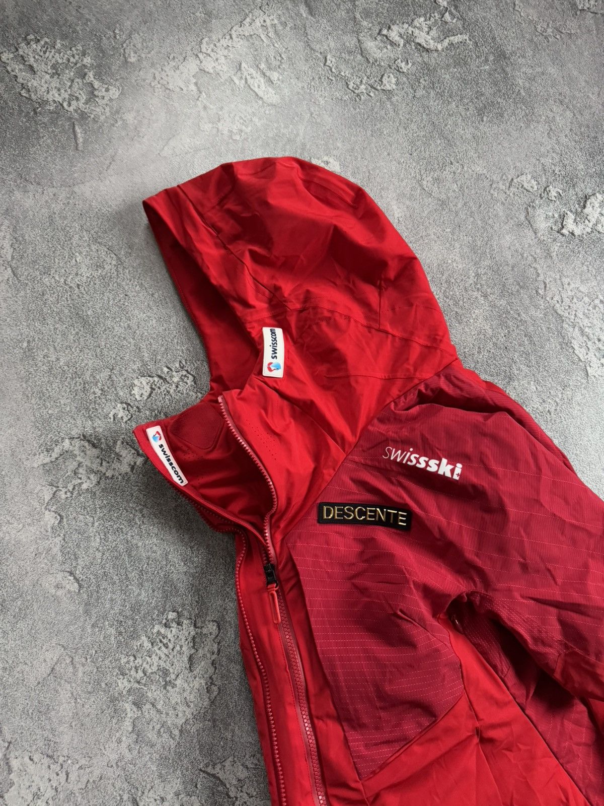 Descente Descente 38/M Wmns Swisscom ski snowboarding jacket zip Size M / US 6-8 / IT 42-44 - 24 Thumbnail