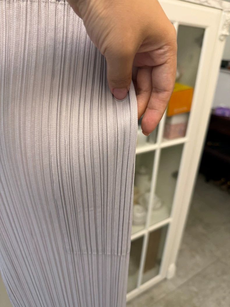 Issey Miyake Issey Miyake size:1 Light grey pleated straight-leg pants Size 31" - 2 Thumbnail