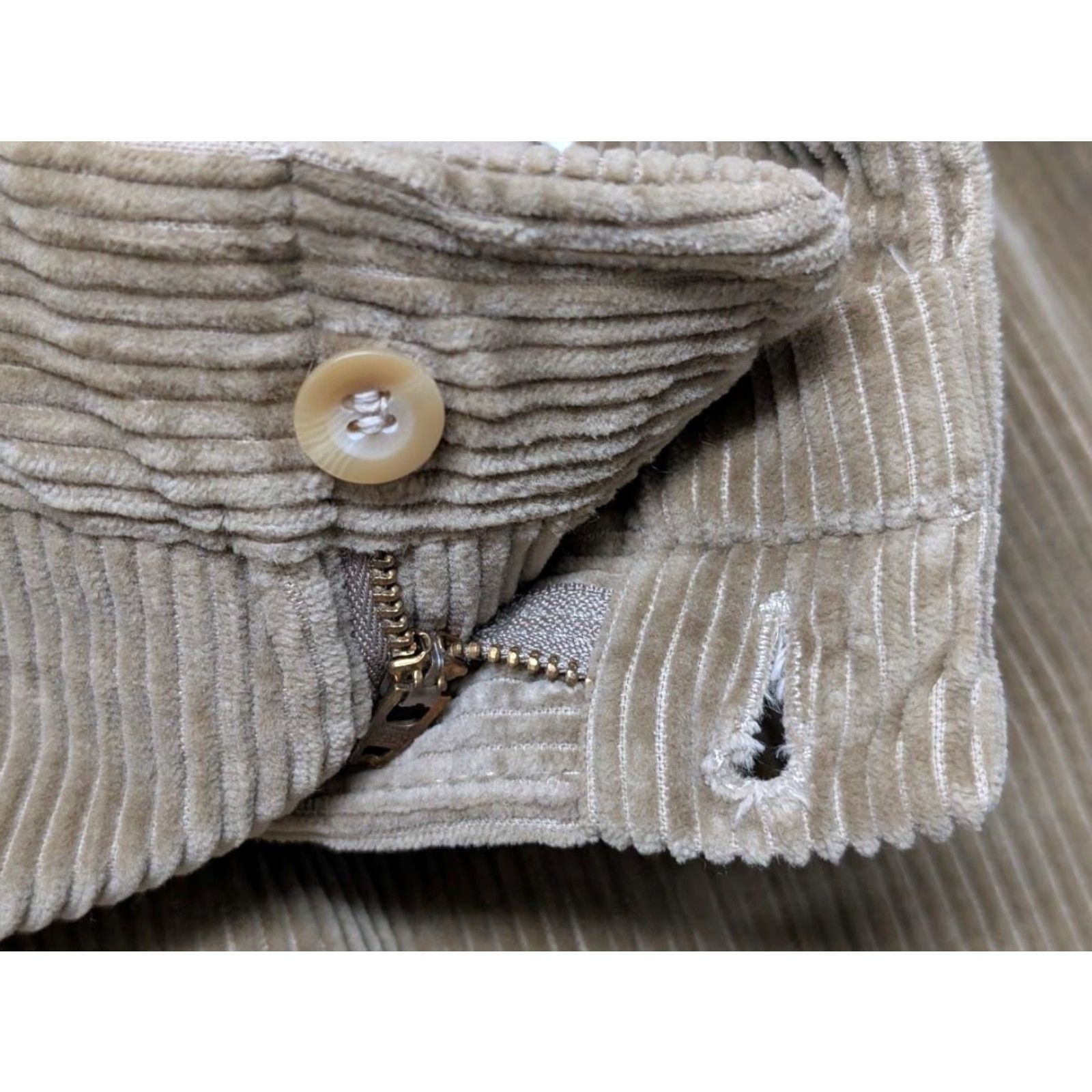 Bills Khakis BILLS KHAKIS USA made thick CORDUROY pants 40x34 pleated Loose Relaxed brown M2P Mens Corduroy Pants 1950's Swing 1940's Size US 40 / EU 56 - 5 Thumbnail