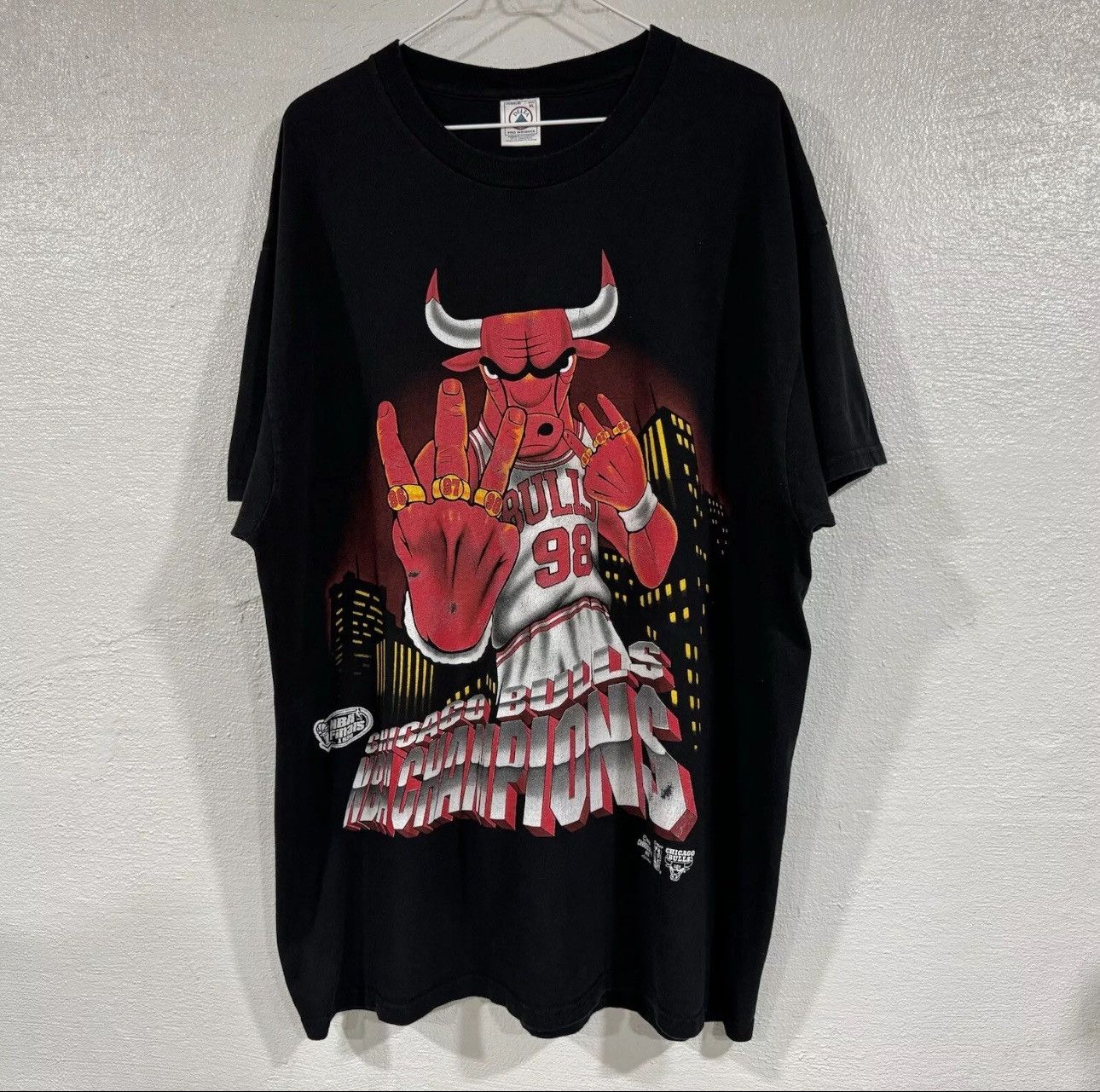 Changes × Delta Chicago Bulls 6 Rings Mens Shirt Size XL 1998 Benny The Bull Size US XL / EU 56 / 4 - 1 Thumbnail