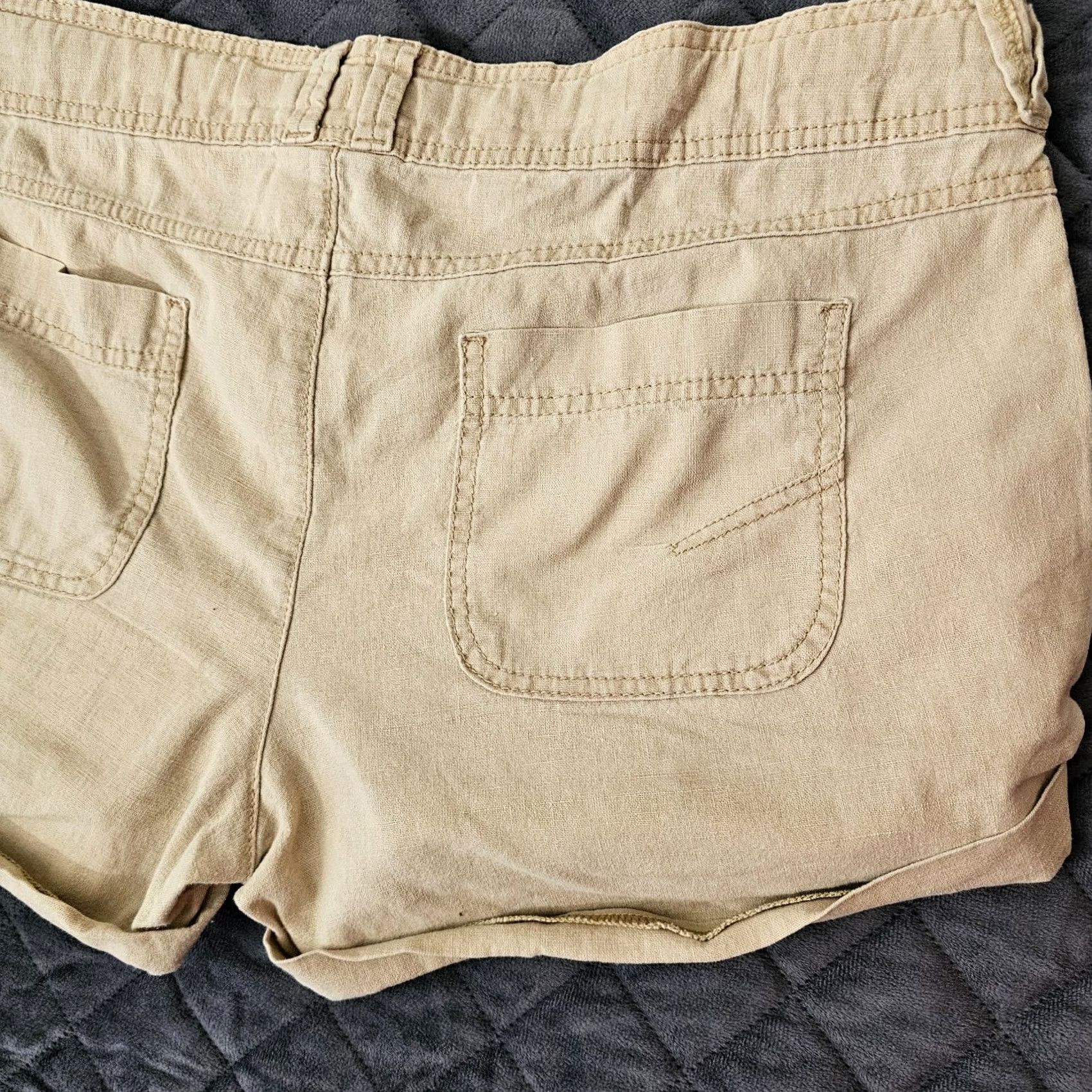 Route 66 Route 66 Women Linen Shorts Size 10 Beig e Casual Outdoor Beach Shorts Beige Women) Size 32" / US 10 / IT 46 - 8 Thumbnail