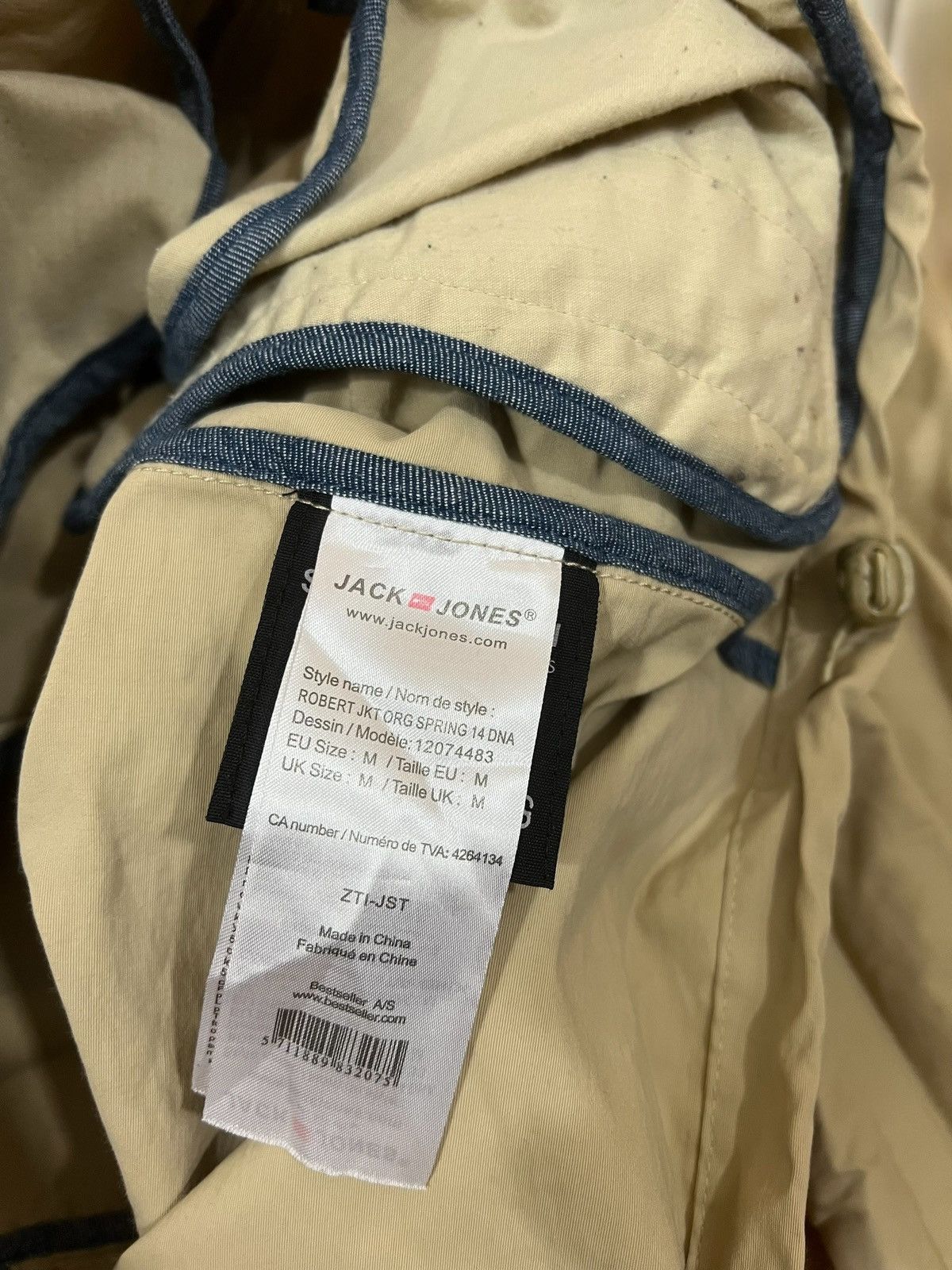 Jack & Jones Jack & Jones Originals light jacket size M Size US M / EU 48-50 / 2 - 6 Thumbnail