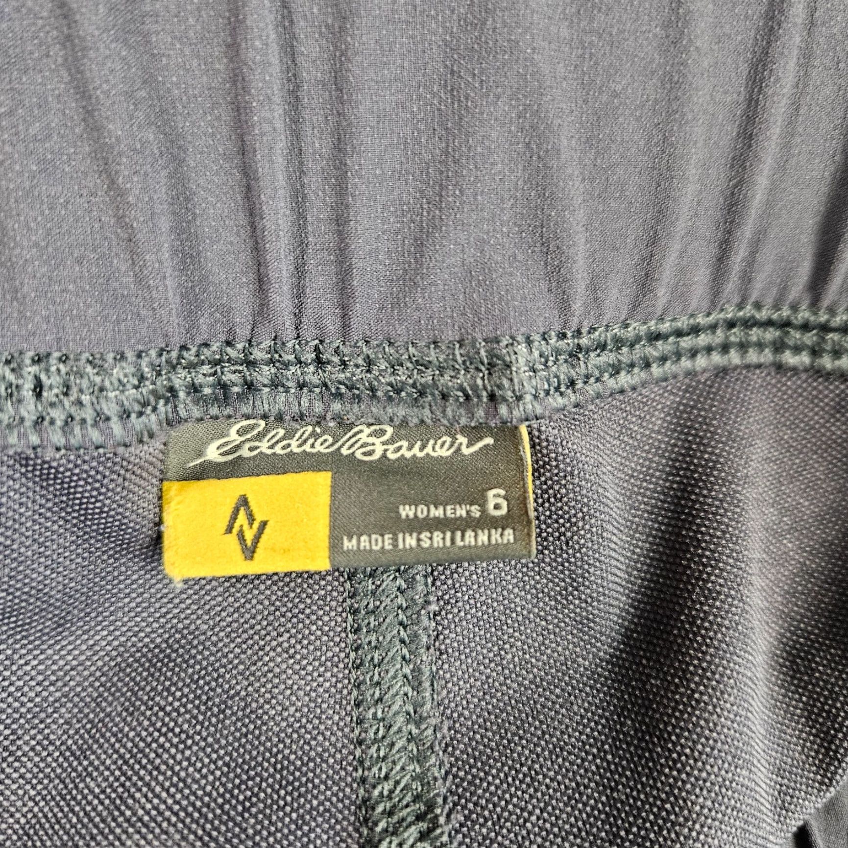 Eddie Bauer Eddie Bauer Womens Cropped Pants Sz 6 Gray Pull On Mid Rise Cargo Pockets Size 28" / US 6 / IT 42 - 6 Thumbnail