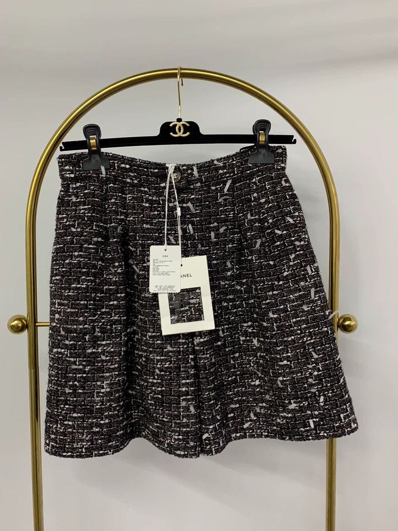 Chanel Chanel 24A Tweed Wide-Leg Shorts - dmc Size US 36 / EU 52 - 1 Thumbnail