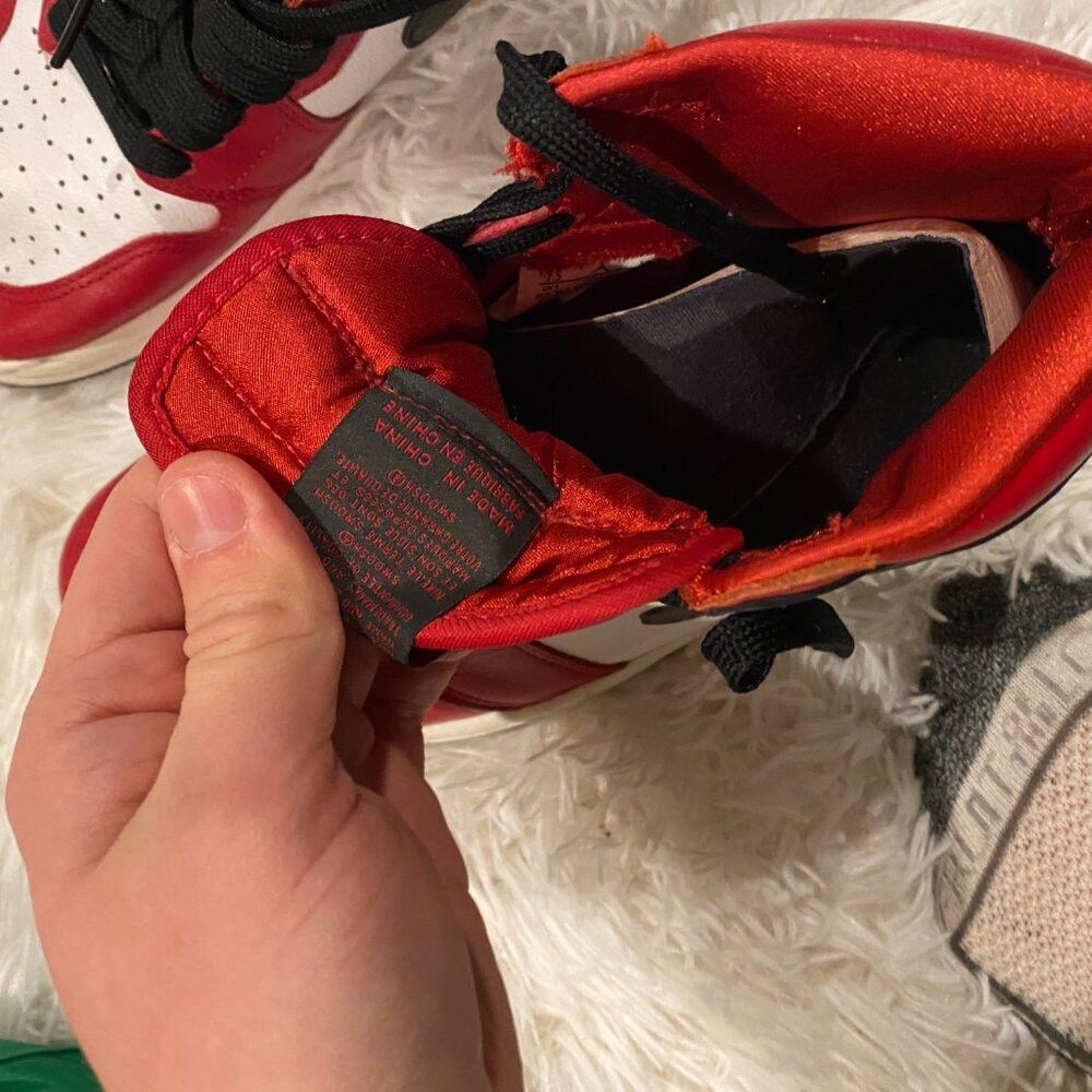 Nike Nike Air Jordan 1 Retro High Satin Snake Chicago (W) – Size Size US 7.5 / IT 37.5 - 3 Thumbnail