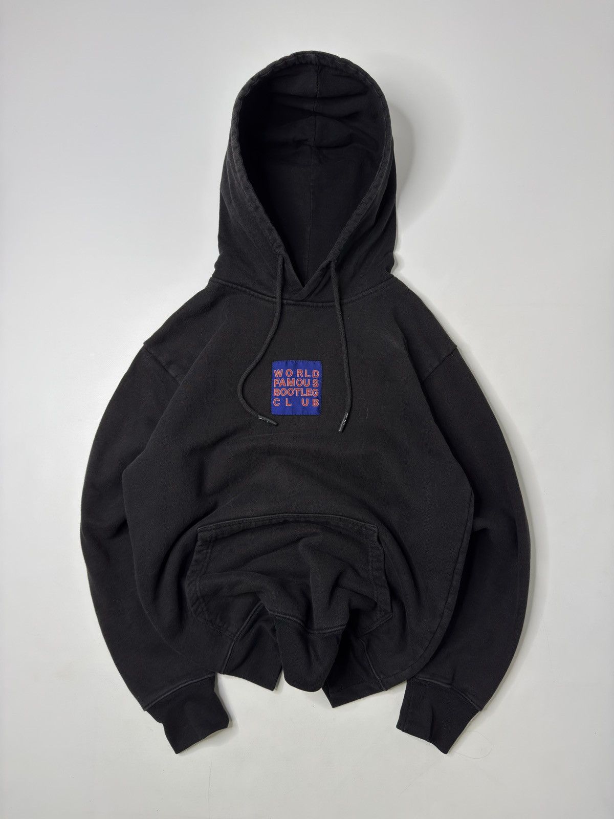 Vintage Chinatown Market World Famous Bootleg Club hoodie swag y2k Size US S / EU 44-46 / 1 - 3 Thumbnail