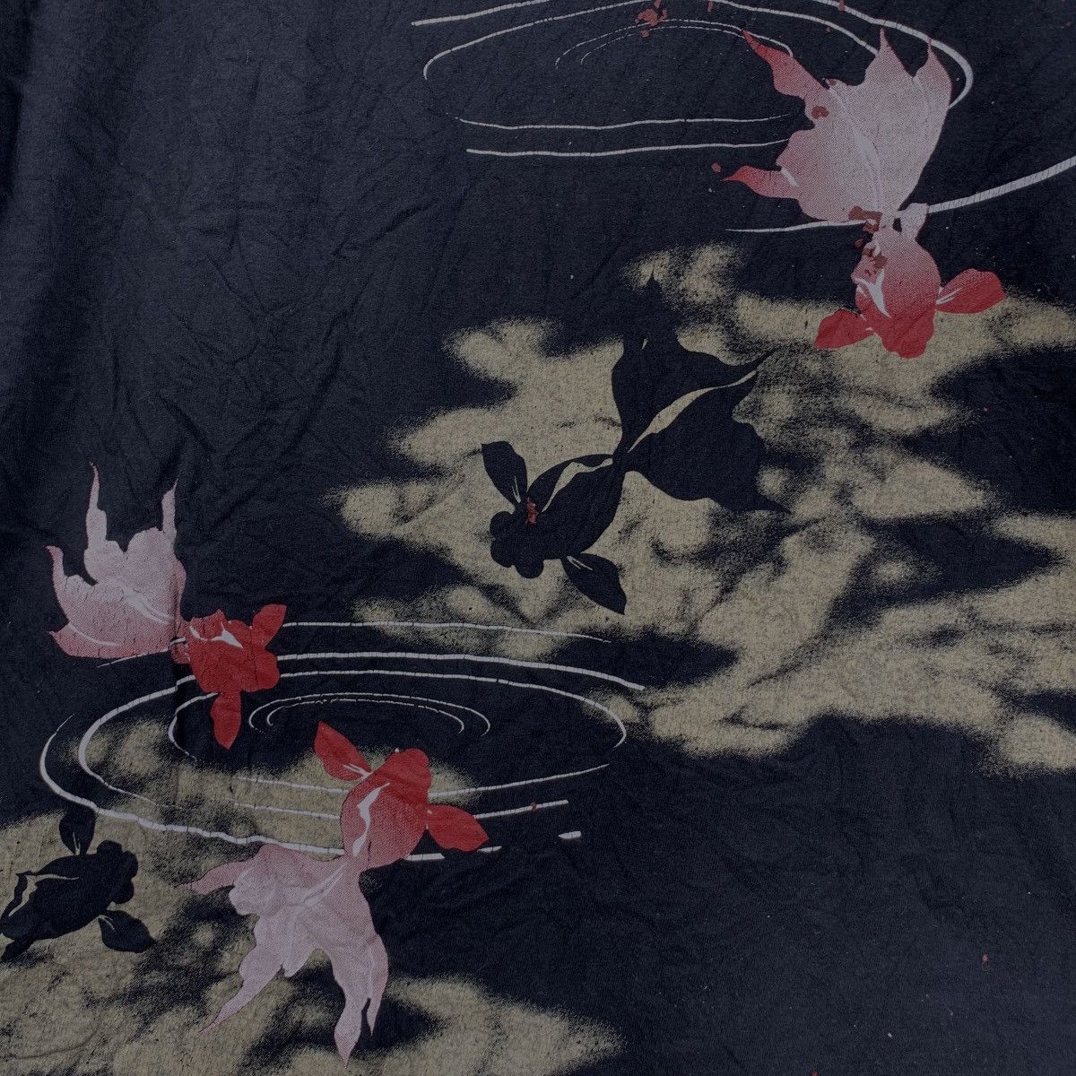Vintage JAPAN TRADITIONAL CHIKIRIYA Gold Fish Tee Shirt Polo Size US XL / EU 56 / 4 - 6 Thumbnail