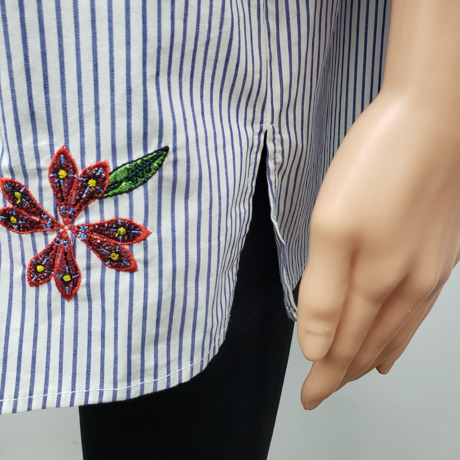 Nordstrom Eloquii Blouse Tunic Top Plus14 Pinstriped Floral Embroidery Size XL / US 12-14 / IT 48-50 - 11 Thumbnail