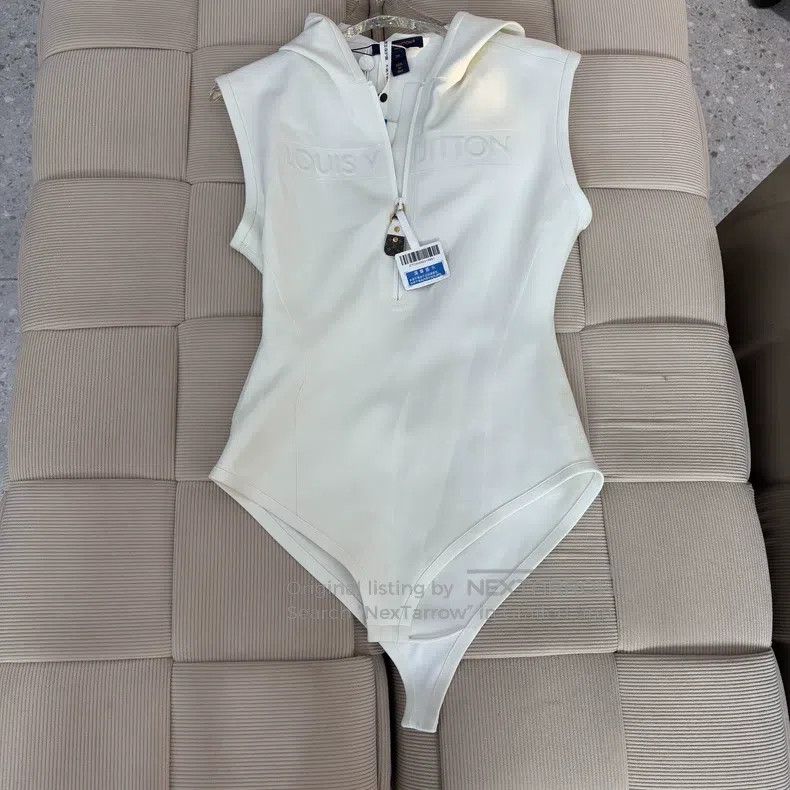 Louis Vuitton Louis Vuitton SS24 Solid Hoodie Slim Fit vest Size XS / US 0-2 / IT 36-38 - 1 Thumbnail