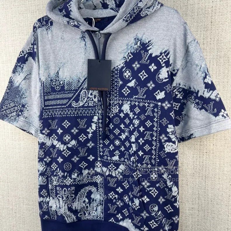 Louis Vuitton Louis Vuitton FW22 graphic printed hooded casual short sle Size US L / EU 52-54 / 3 - 3 Thumbnail