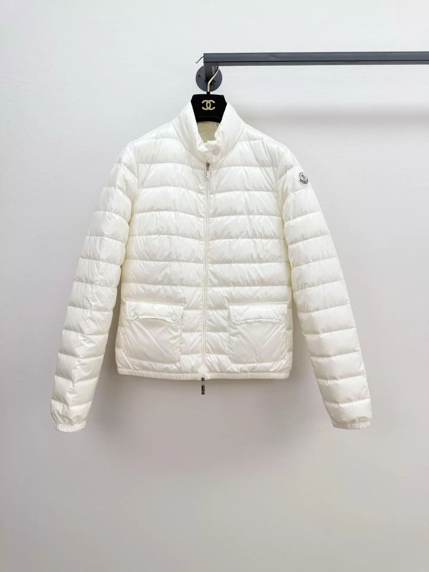 Moncler Moncler puffer jacket authentic size 2 like new Size XS / US 0-2 / IT 36-38 - 1 Thumbnail