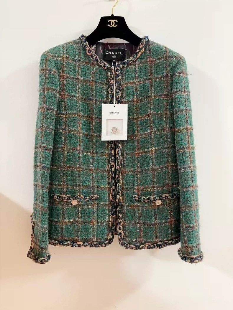 Chanel Chanel 23 Handicraft Workshop Series Green Coat Size XXS / US 00 / IT 34 - 1 Thumbnail