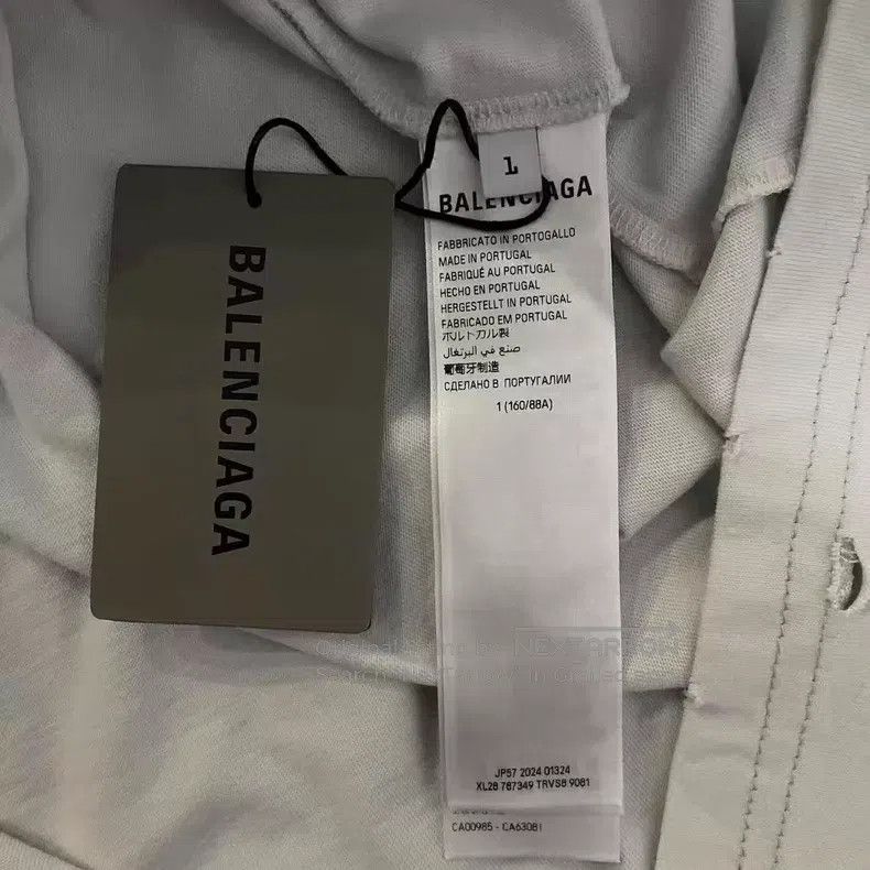 Balenciaga Balenciaga White dissolved letter logo round neck short-sl Size US S / EU 44-46 / 1 - 4 Thumbnail