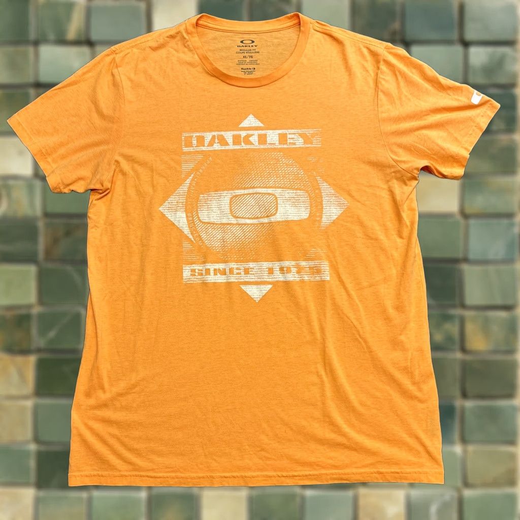 Oakley Oakley T-Shirt Graphic Print Buckle XL Orange Men’s Size US XL / EU 56 / 4 - 1 Thumbnail