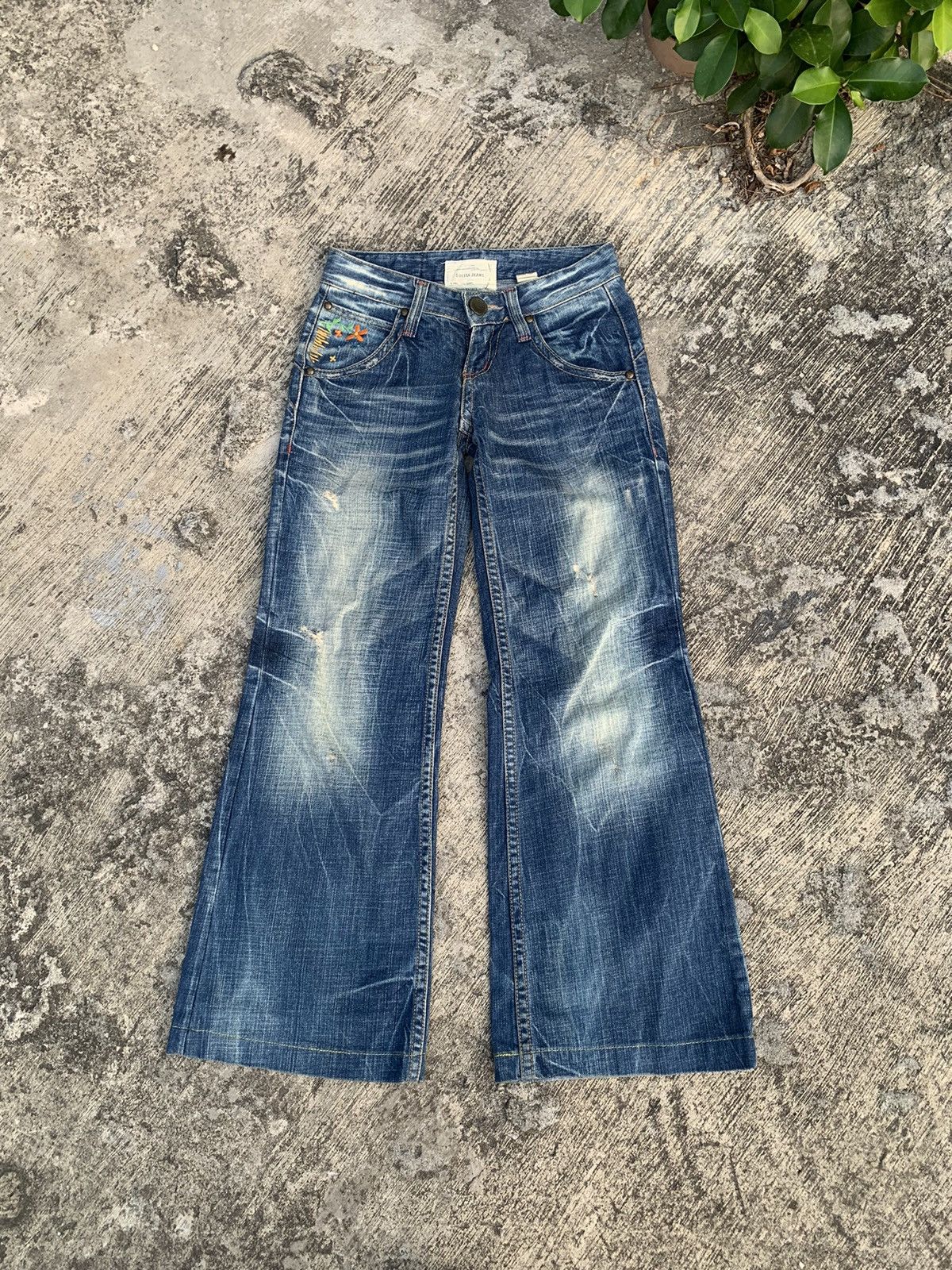Japanese Brand Flare Lolita jeans washed flowers embroidery wide leg jeans Size 25" / US 0 / IT 36 - 2 Thumbnail