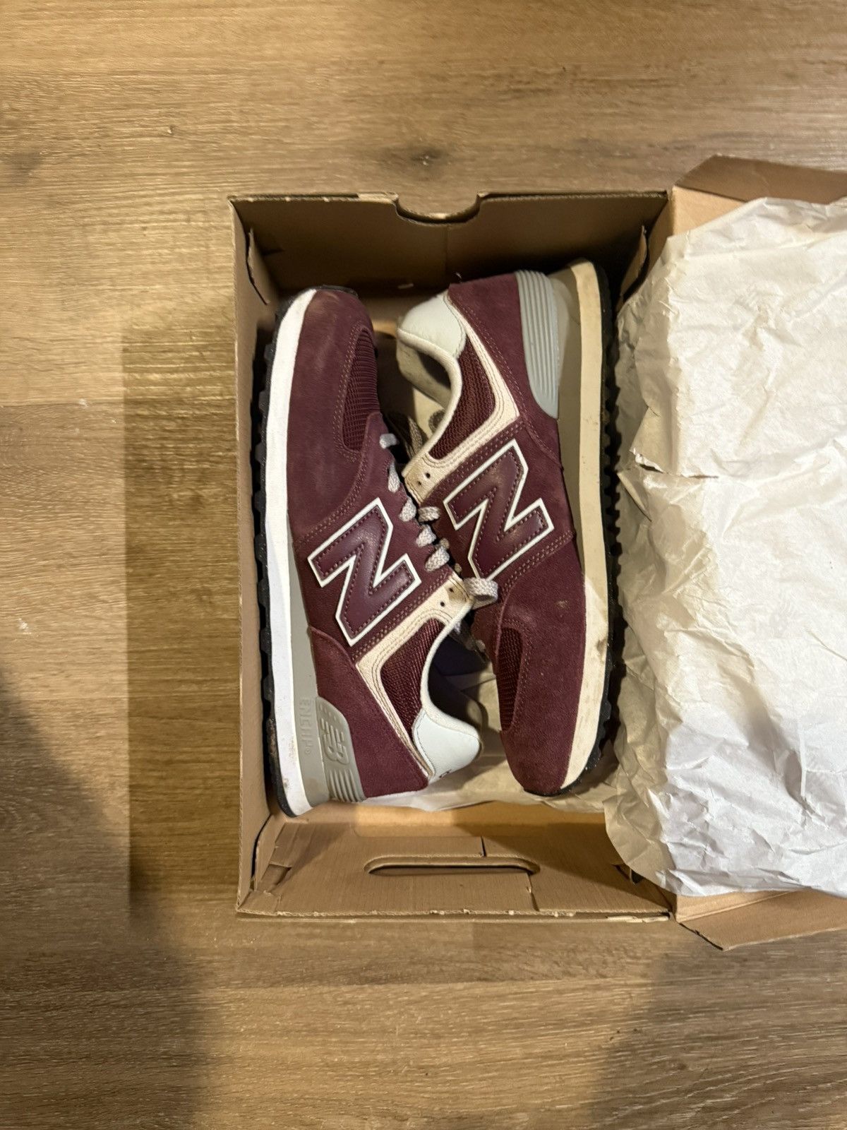 New Balance New Balance 574 Burgundy White Size US 9.5 / EU 42-43 - 1 Thumbnail