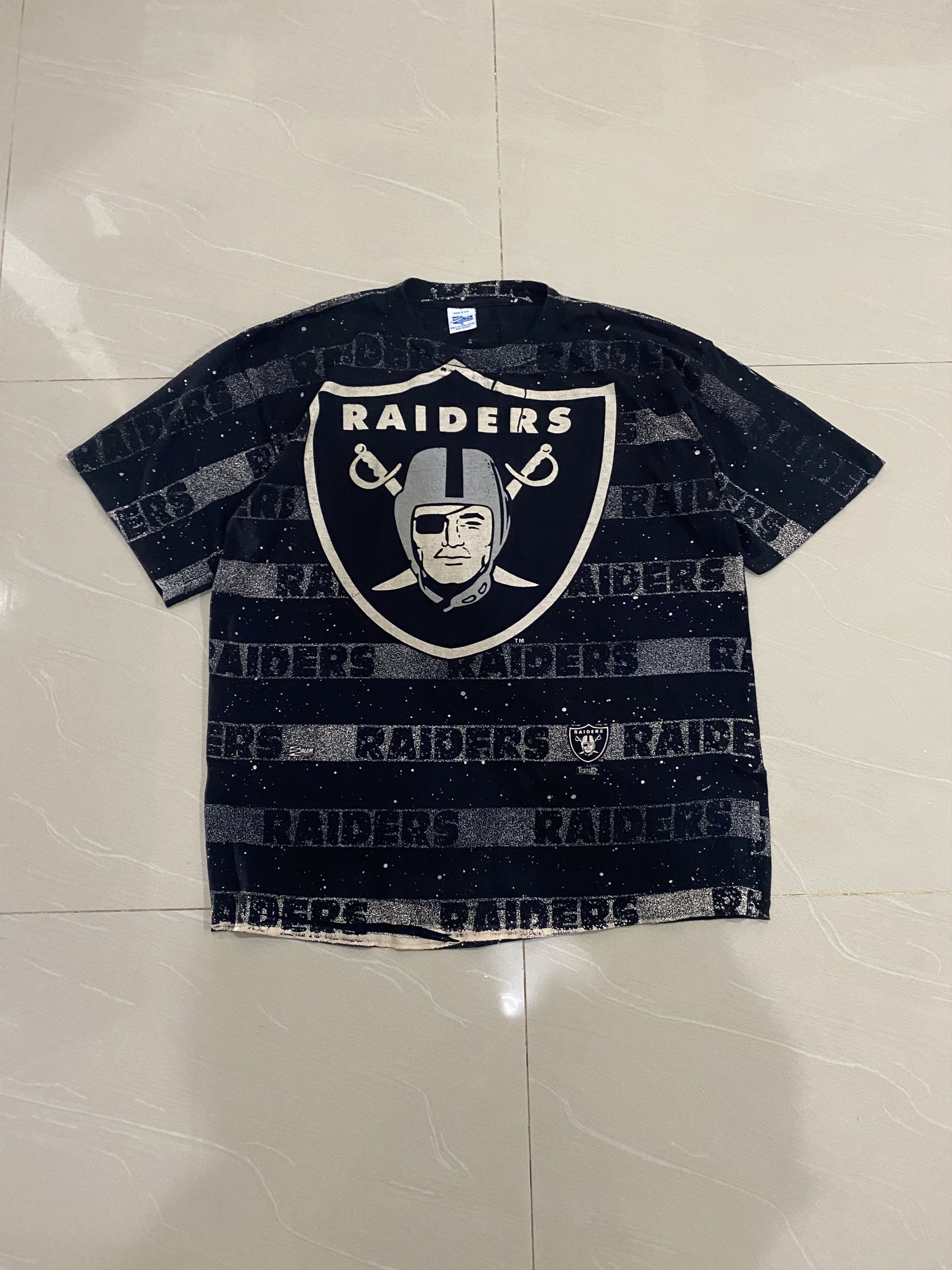NFL 90s Nfl Raiders Team Overprint Salae Singlestitch Size US XL / EU 56 / 4 - 1 Thumbnail