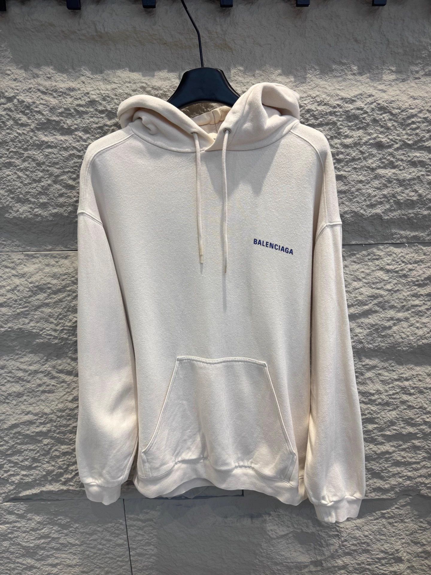 Balenciaga Balenciaga Cream Hoodie Blue Logo Men's Size US S / EU 44-46 / 1 - 1 Thumbnail