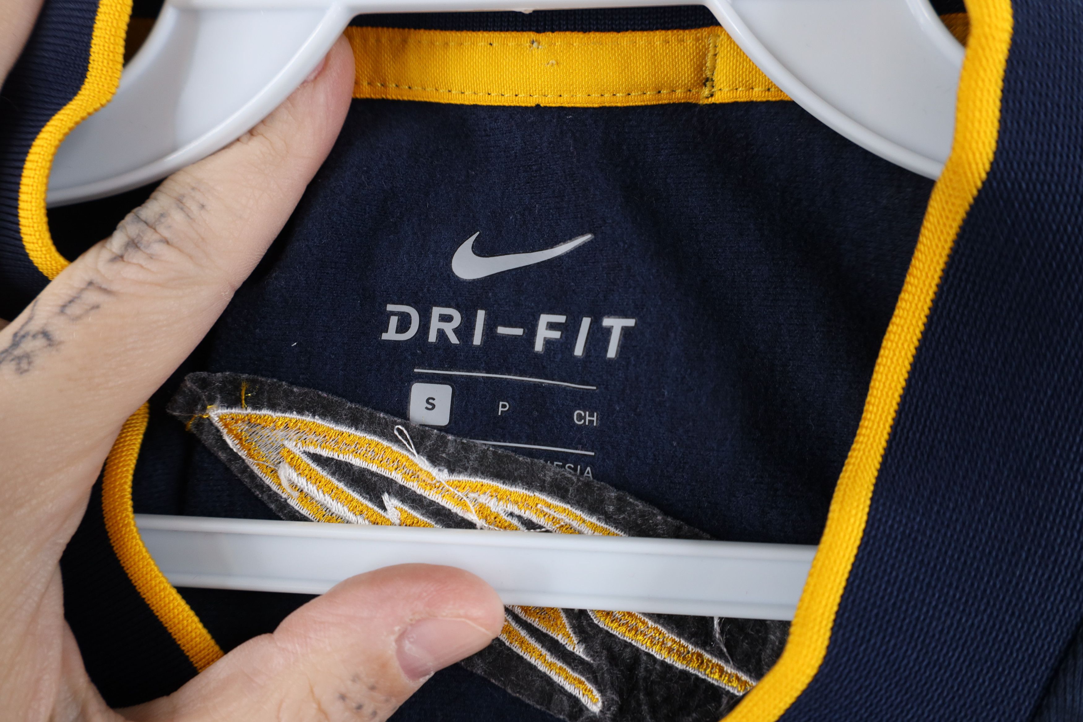 Nike × Vintage Nike Issued University of Toledo Basketball Half Zip Sweater Size US S / EU 44-46 / 1 - 8 Thumbnail