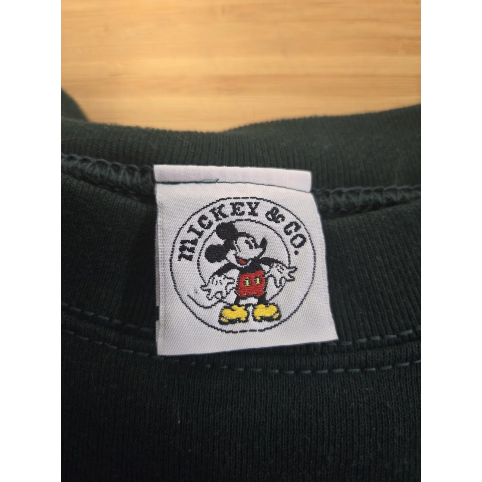 Disney VINTAGE Mickey & Co Sweatshirt Mens Large Green Embroidered Mickey Mouse 90s Size US L / EU 52-54 / 3 - 6 Thumbnail