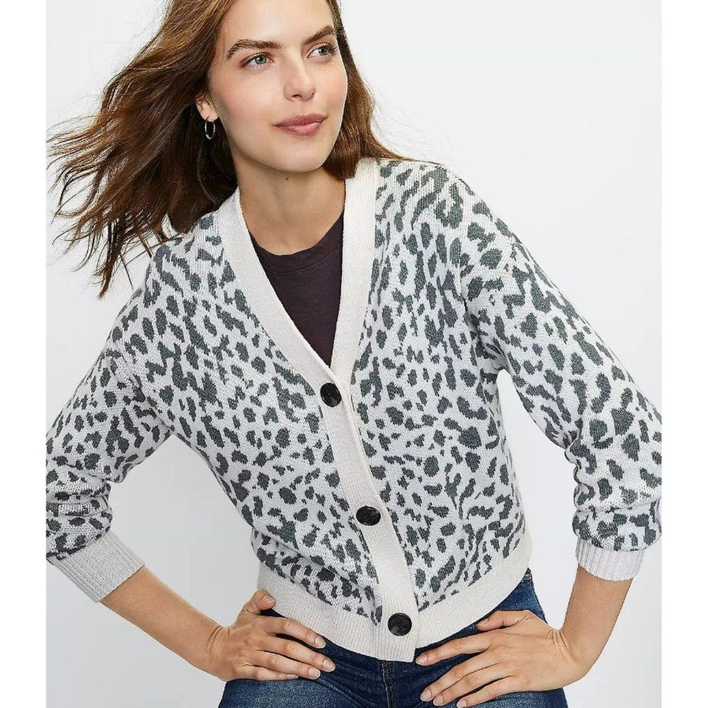 Loft New LOFT Cropped Leopard Print V-Neck Cotton Cardigan Size Size XXS / US 00 / IT 34 - 1 Thumbnail