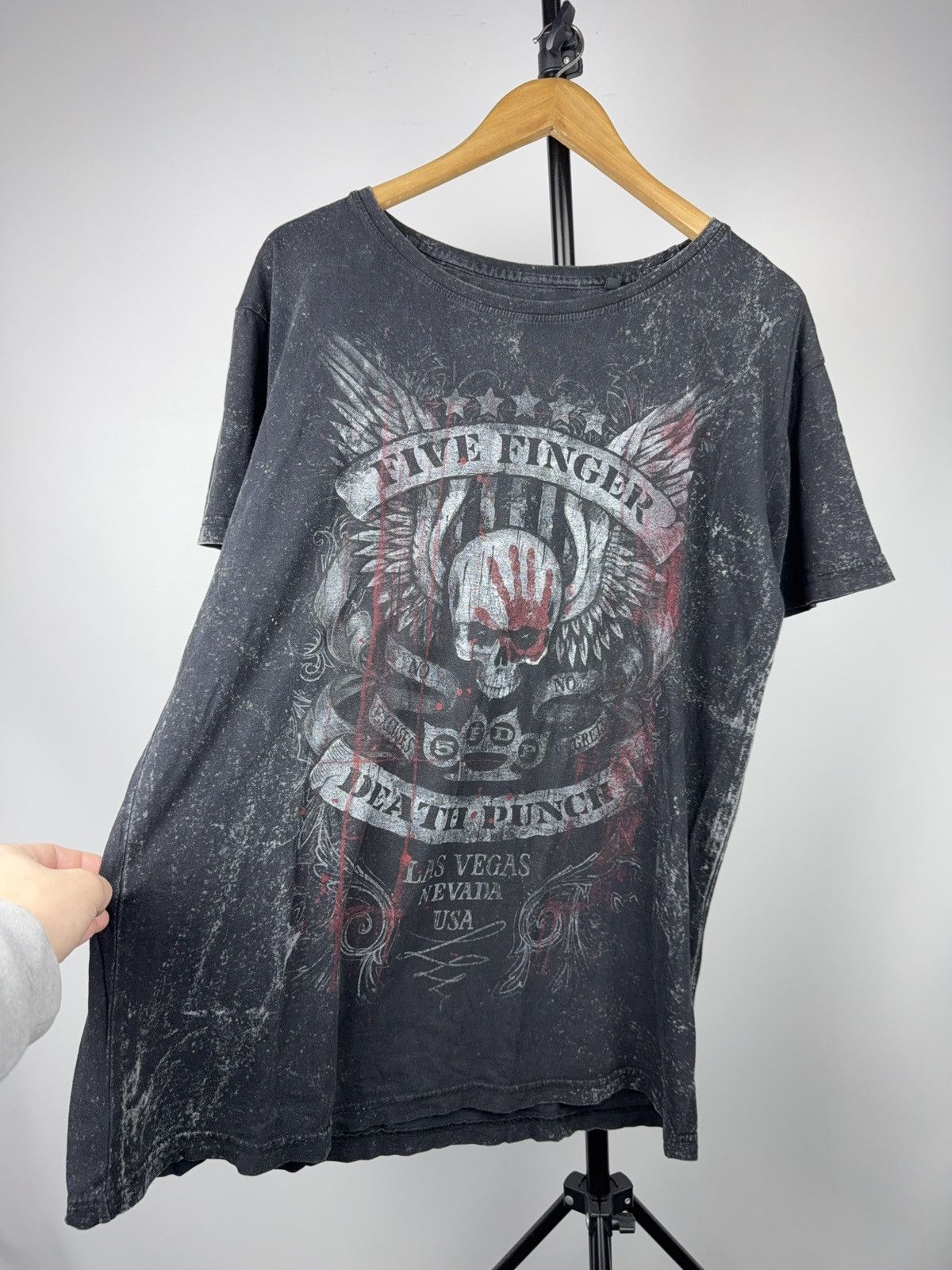 Band Tees 2021 Five Finger Death Punch Skull Acid Wash Band T-Shirt Size US L / EU 52-54 / 3 - 2 Thumbnail