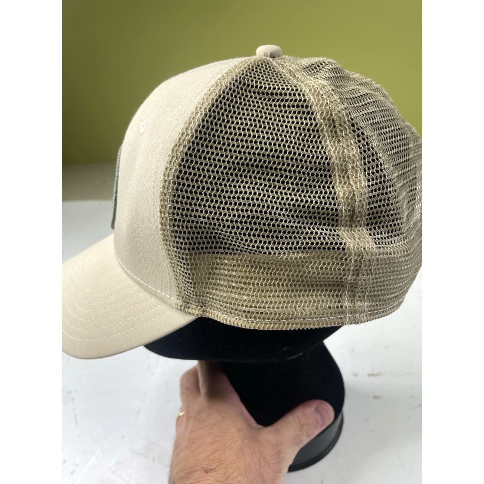 Vineyard Vines Vineyard Vines Trucker Hat Cap One Size Beige Men Whale Performance Cap Brown & Beige (No rips or tears) Size ONE SIZE - 3 Thumbnail