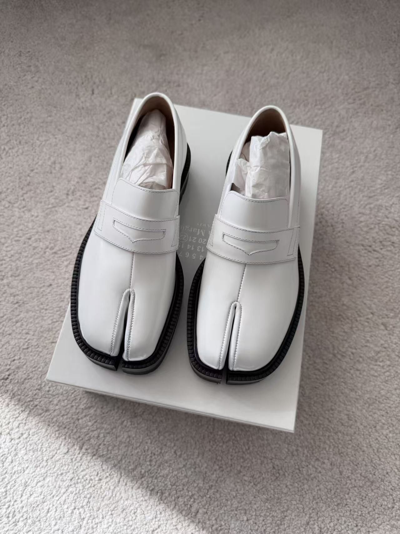Maison Margiela Maison Margiela Tabi Loafers Brand New Size US 7 / IT 37 - 6 Thumbnail