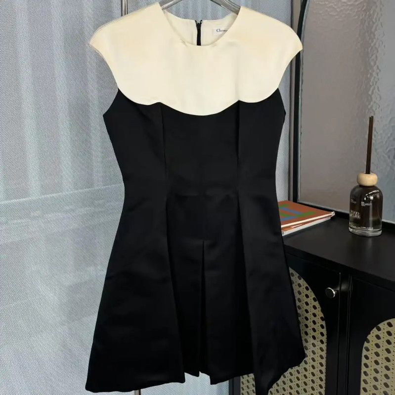 Dior Dior Black Silk Dress with Cream Collar 0089 Size M / US 6-8 / IT 42-44 - 1 Thumbnail